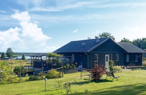 Orebro County House | Gorgeous home in Glanshammar with house sea view