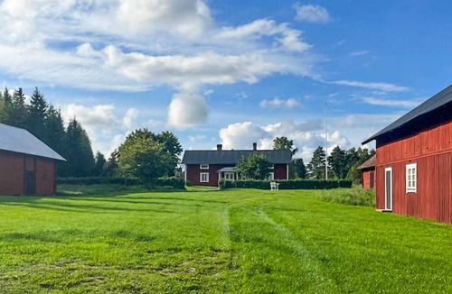 Osterbybruk House | Gorgeous home in Gräsbo with sauna