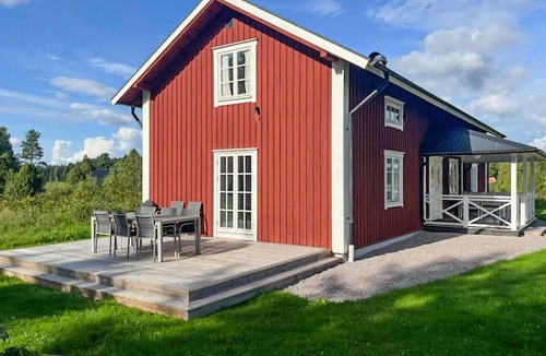 Osterbybruk House | Gorgeous home in Gräsbo with sauna