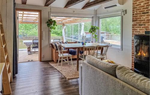 Hokerum House | Gorgeous Home In Hökerum With Lake View