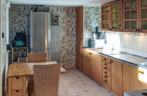 Sissehall House | Gorgeous home in Hasslö with kitchen