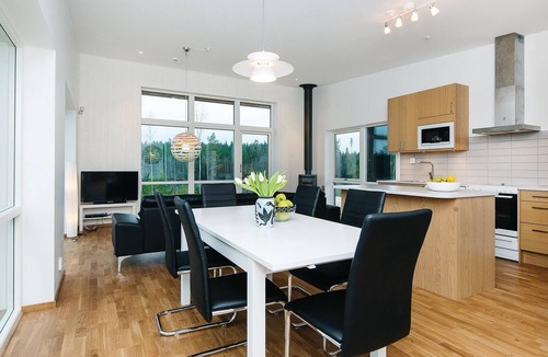 Holmsjo House | Gorgeous home in Holmsjö with sauna