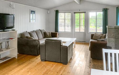 Kvenvær House | Gorgeous Home In Kvenvær With House Sea View