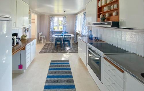 Hagaby House | Gorgeous Home In Löttorp With Wifi