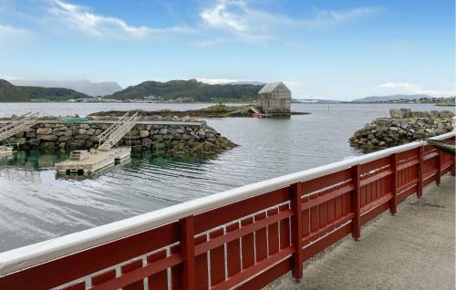 Heroy House | Gorgeous Home In Leinøy With House Sea View