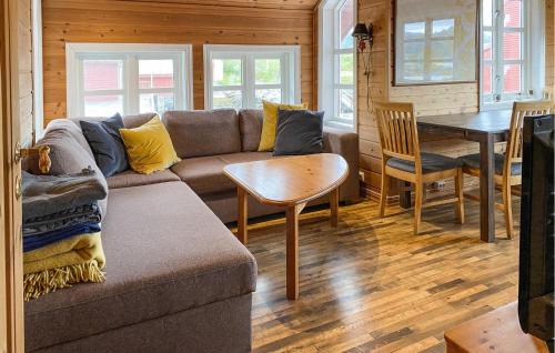 Heroy House | Gorgeous Home In Leinøy With House Sea View