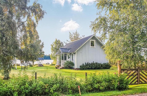 Ljung House | Gorgeous Home In Ljung With Kitchen