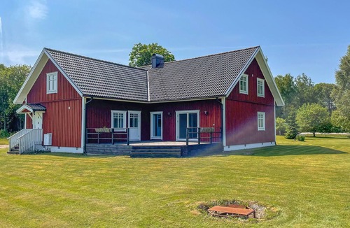 Bolmen House | Gorgeous home in Ljungby with WiFi
