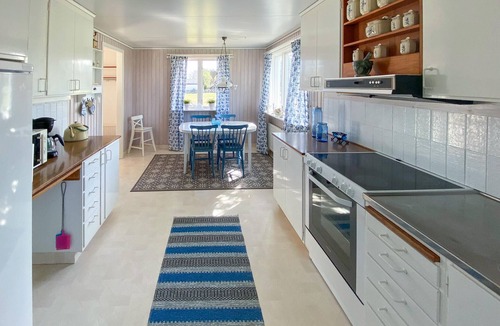 Hagaby House | Gorgeous home in Löttorp with WiFi