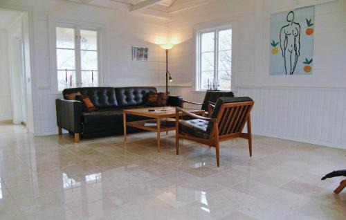 Mellerud House | Gorgeous Home In Mellerud With Sauna