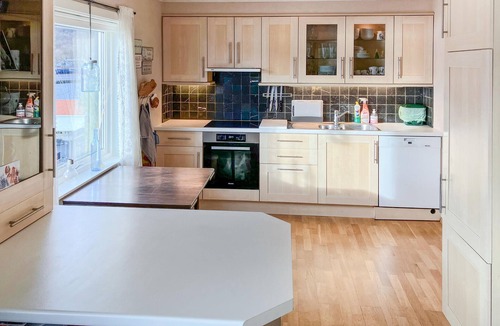 Vindafjord House | Gorgeous home in Nedre Vats with WiFi