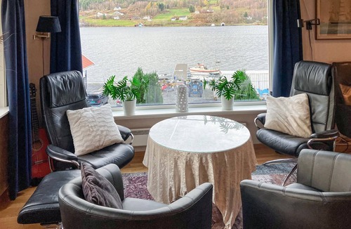 Vindafjord House | Gorgeous home in Nedre Vats with WiFi
