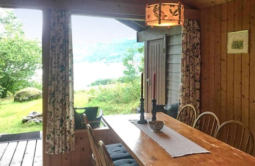 Olden House | Gorgeous home in Olden with house a mountain view