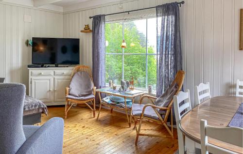 Torjulvagen House | Gorgeous Home In Øydegard With Harbor View