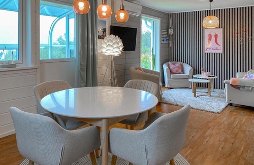 Hyllestad House | Gorgeous Home In Sørbøvågen With Wifi