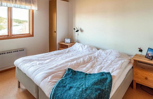 Vastra Gotaland House | Gorgeous Home In Myggenäs With Sauna
