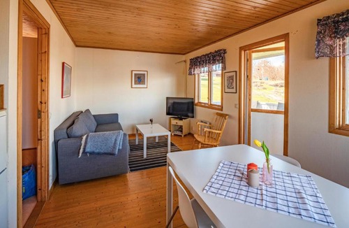 Vastra Gotaland House | Gorgeous Home In Myggenäs With Sauna