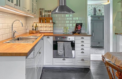 Seglora House | Gorgeous home in Seglora with WiFi