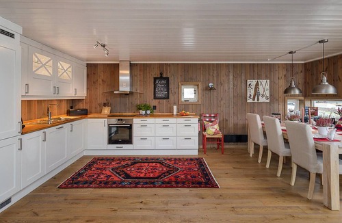 Sjusjoen House | Gorgeous home in Sjusjøen with kitchen