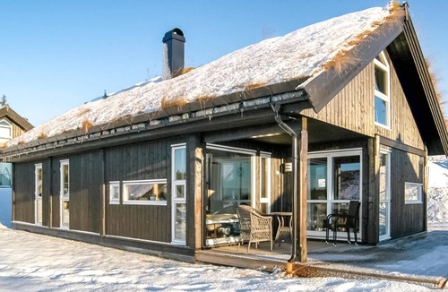 Sjusjoen House | Gorgeous home in Sjusjøen with kitchen