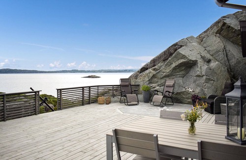 Sveio House | Gorgeous home in Sveio with house sea view