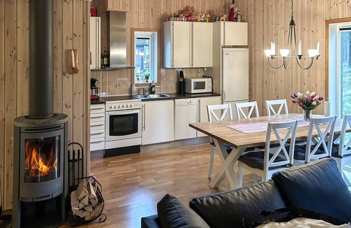 Transtrand House | Gorgeous home in Transtrand with WiFi