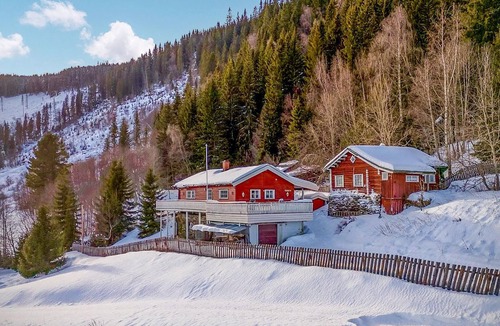 Tretten House | Gorgeous home in Tretten with sauna