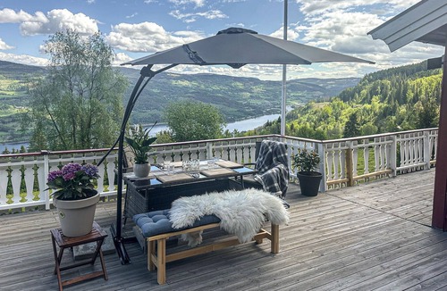 Tretten House | Gorgeous home in Tretten with sauna