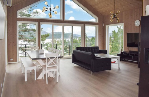 Treungen House | Gorgeous home in Treungen with sauna