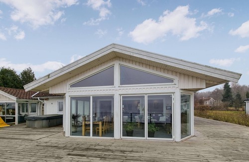 Uddevalla Municipality House | Gorgeous home in Uddevalla with sauna