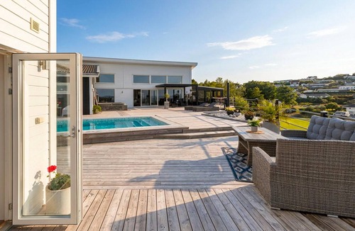 Uddevalla Municipality House | Gorgeous home in Uddevalla with private swimming pool, can be inside or outside