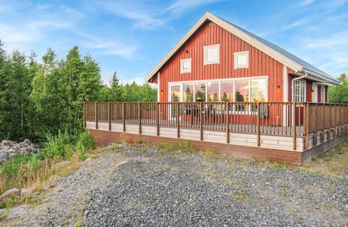 Unnaryd House | Gorgeous home in Unnaryd with WiFi