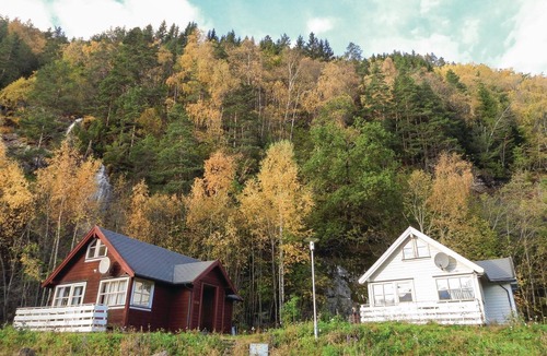Vallavik House | Gorgeous home in Vallavik with WiFi