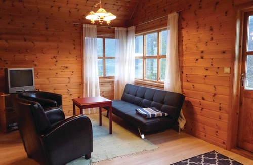 Vallavik House | Gorgeous home in Vallavik with WiFi