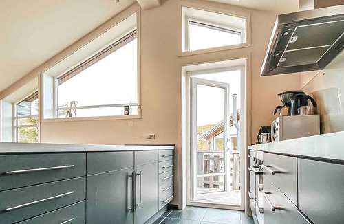 Rollag House | Gorgeous home in Veggli with sauna