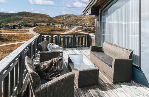 Rollag House | Gorgeous home in Veggli with sauna