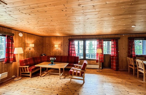 Nord-Fron House | Gorgeous home in Vinstra with sauna