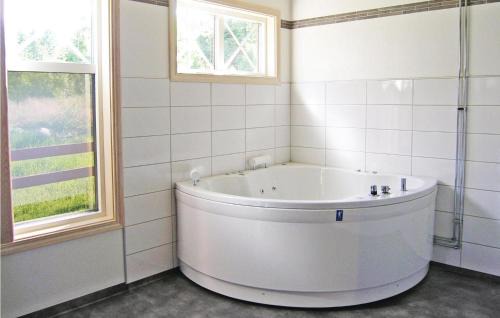 Kvanarp House | Gorgeous Home In Vittaryd With Sauna