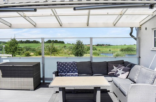Ystad House | Gorgeous home in Ystad with kitchen