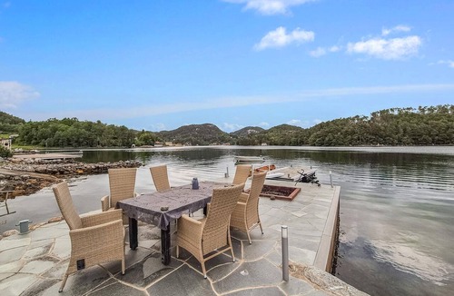 Sveio House | Gorgeous home in Førde i Hordaland with WiFi