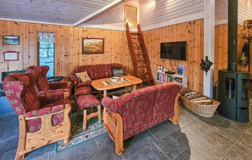 Siljan Municipality House | Gorgeous Home In Steinsholt With Harbor View