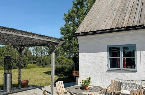 Tingstade House | Gotlandic stone farm with pool near Visby