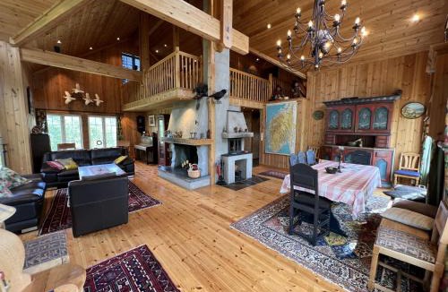 Beitostolen House | Grand Log Cabin With Fireplace And 12-14 Beds