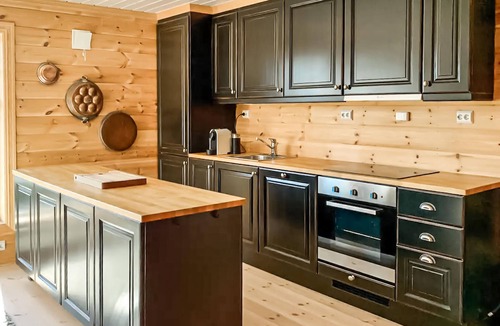 Lillehammer House | Great, spacious wooden cottage with fireplace and sauna, located in Nordseter.
