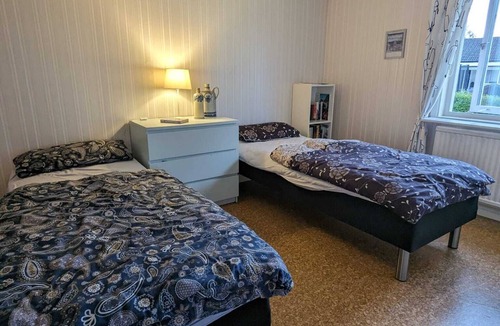 Storebro House | Großes Haus mit Sauna direkt am See