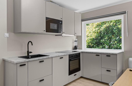 Laksevag Apartment | GT43-101 - Mountain View 2BR with Balcony