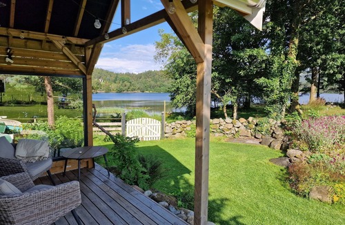 Sandnes House | Guest house by the lake