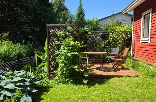 Itainen District Ski Chalet | Guesthouse Tähkä - Scandinavian style wooden house 15 mins to Vuosaari harbour