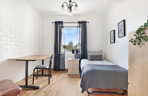 Pitea Apartment | Guestly Homes - 3BR City Charm