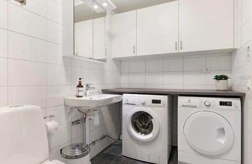 Pitea Apartment | Guestly Homes - 3BR Modern Apartment